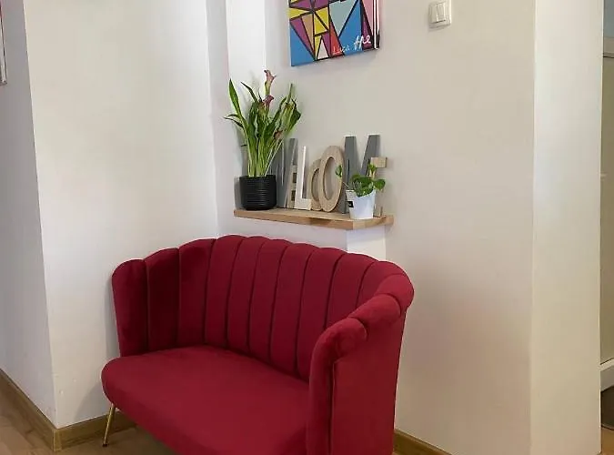 Private At Ceausescu's Place In Old Unirii Square * Bucharest