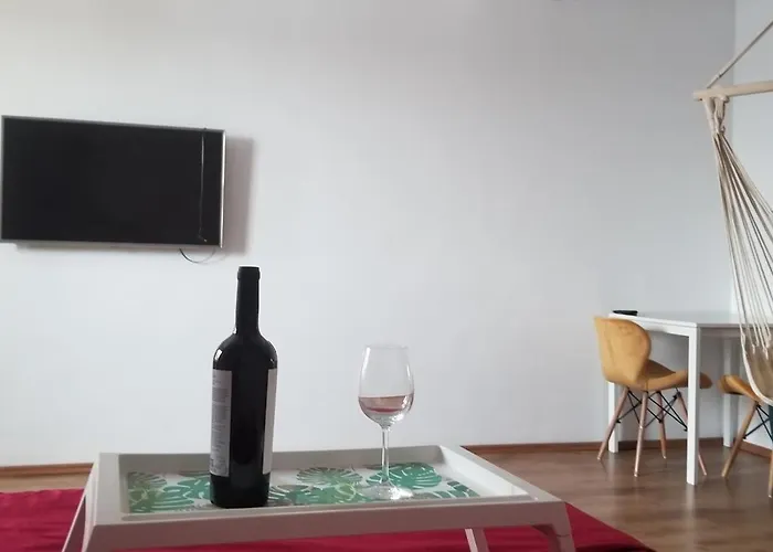 Private At Ceausescu's Place In Old Unirii Square * Bucharest