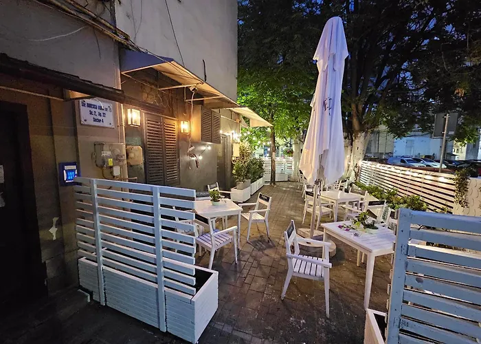 Private At Ceausescu's Place In Old Unirii Square * Bucharest