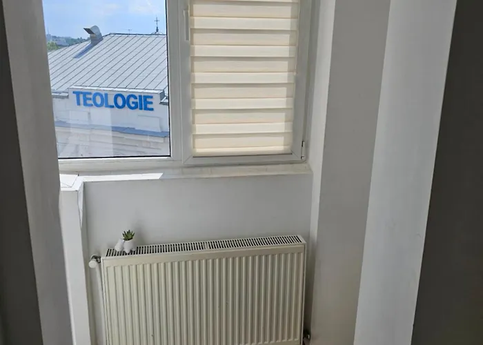 Private At Ceausescu's Place In Old Unirii Square Bed & Breakfast *