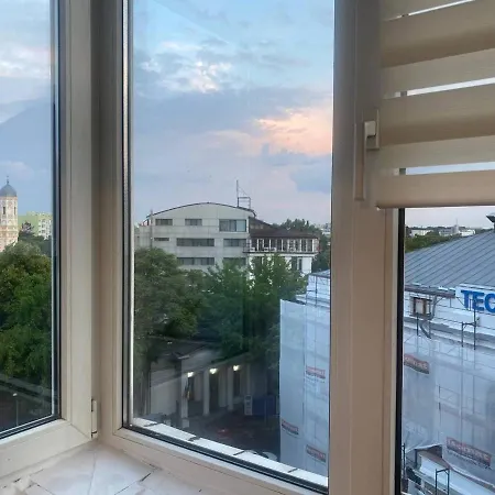 Private At Ceausescu's Place In Old Unirii Square *