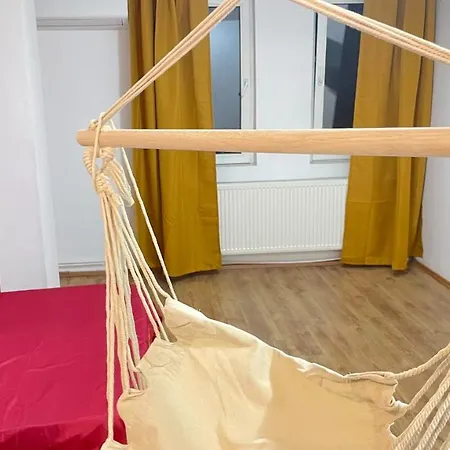 Bed & Breakfast Private At Ceausescu's Place In Old Unirii Square *