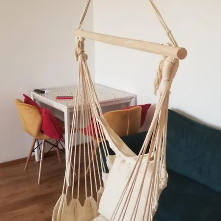 Alojamento de Acomodação e Pequeno-almoço Private At Ceausescu's Place In Old Unirii Square