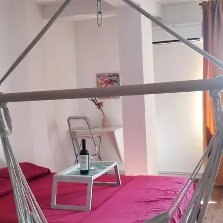 Bed & Breakfast Private At Ceausescu's Place In Old Unirii Square Bucharest