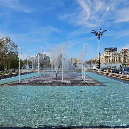 Private At Ceausescu's Place In Old Unirii Square Бухарест