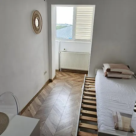 Bed & Breakfast Private At Ceausescu's Place In Old Unirii Square