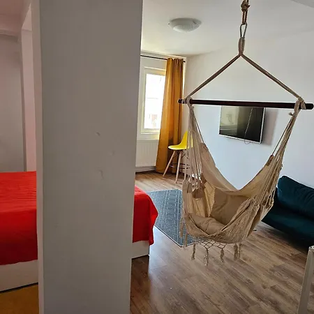 ベッド・アンド・ブレックファスト Private At Ceausescu's Place In Old Unirii Square