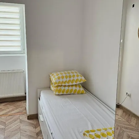 Private At Ceausescu's Place In Old Unirii Square * Bucarest