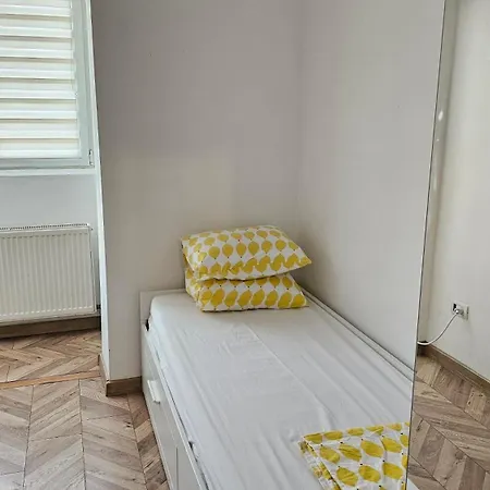 Private At Ceausescu's Place In Old Unirii Square Bed & Breakfast *