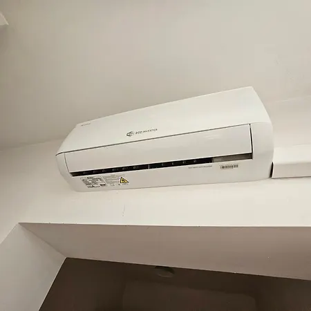 Private At Ceausescu's Place In Old Unirii Square Alojamento de Acomodação e Pequeno-almoço