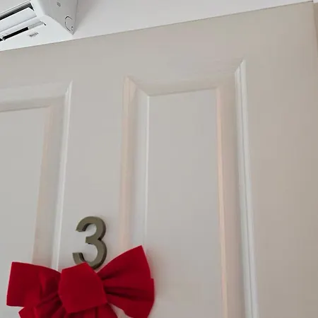 Private At Ceausescu's Place In Old Unirii Square بوخارست