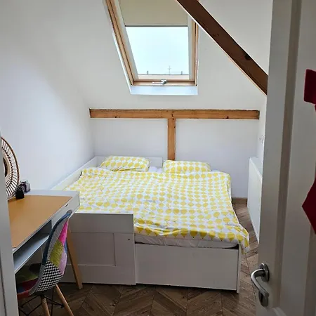 Private At Ceausescu's Place In Old Unirii Square * بوخارست