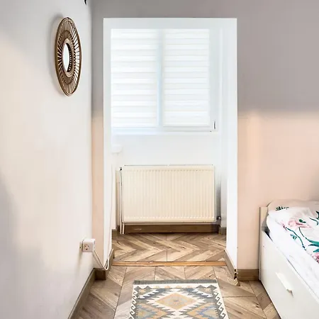 Bed & Breakfast Private At Ceausescu's Place In Old Unirii Square Bucarest