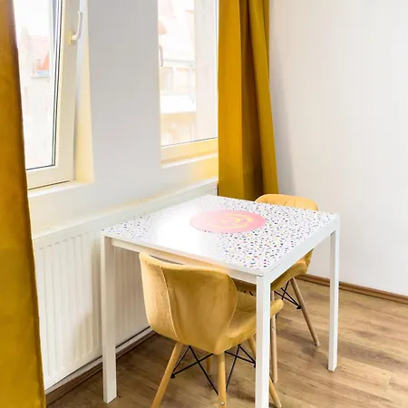 Bed & Breakfast Private At Ceausescu's Place In Old Unirii Square *