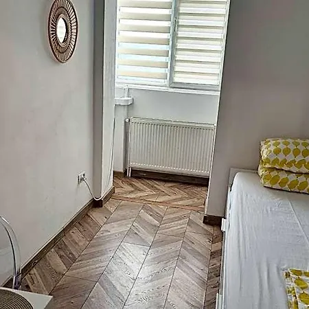 Private At Ceausescu's Place In Old Unirii Square Bed & Breakfast *