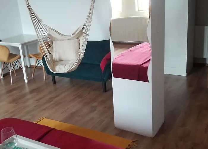 Private At Ceausescu's Place In Old Unirii Square *