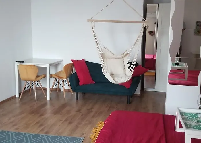 Private At Ceausescu's Place In Old Unirii Square