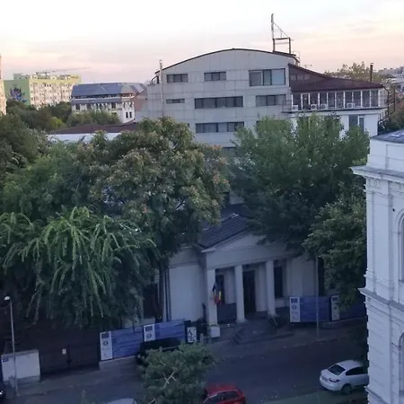 Nocleg ze śniadaniem Private At Ceausescu's Place In Old Unirii Square
