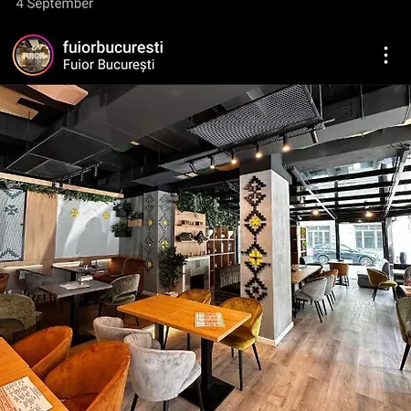 Private At Ceausescu's Place In Old Unirii Square Bukareszt