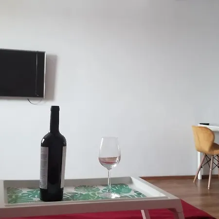 Private At Ceausescu's Place In Old Unirii Square * Bukareszt