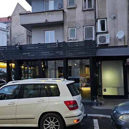 Nocleg ze śniadaniem Private At Ceausescu's Place In Old Unirii Square