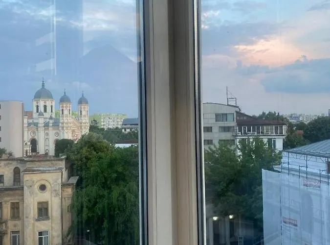 Private At Ceausescu's Place In Old Unirii Square * Bukarest
